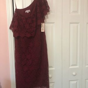 Dressy off the shoulder lace design dress. Midi length